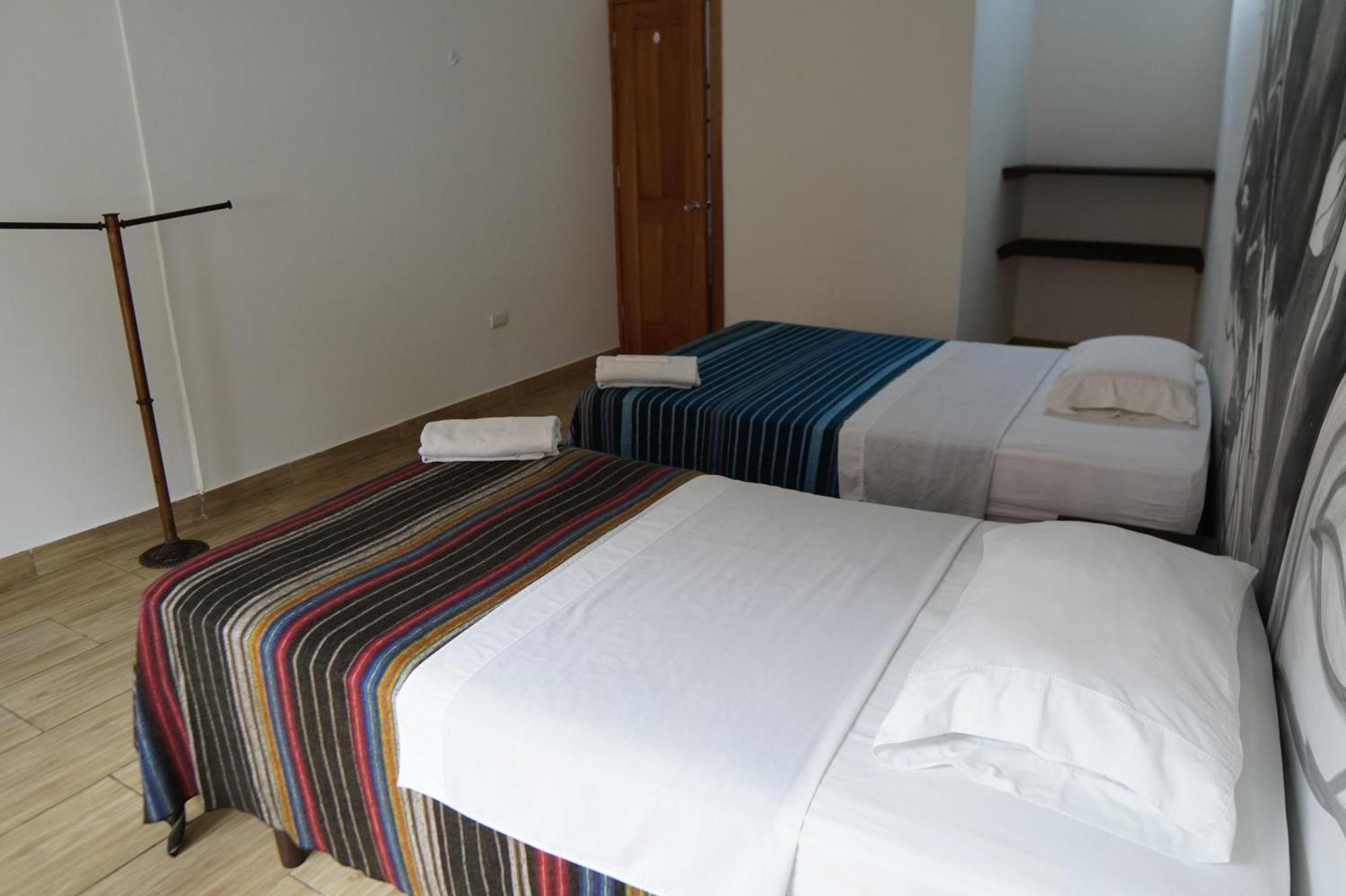 Galapagos Morning Glory Hostel Puerto Ayora  Ngoại thất bức ảnh
