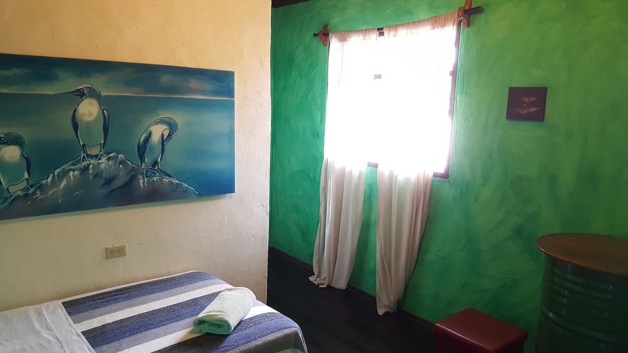 Galapagos Morning Glory Hostel Puerto Ayora  Ngoại thất bức ảnh