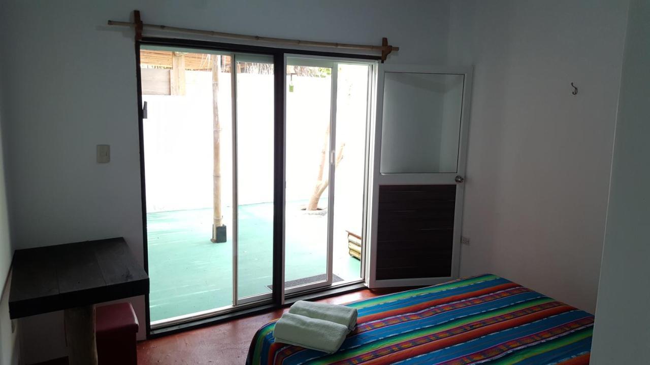 Galapagos Morning Glory Hostel Puerto Ayora  Phòng bức ảnh
