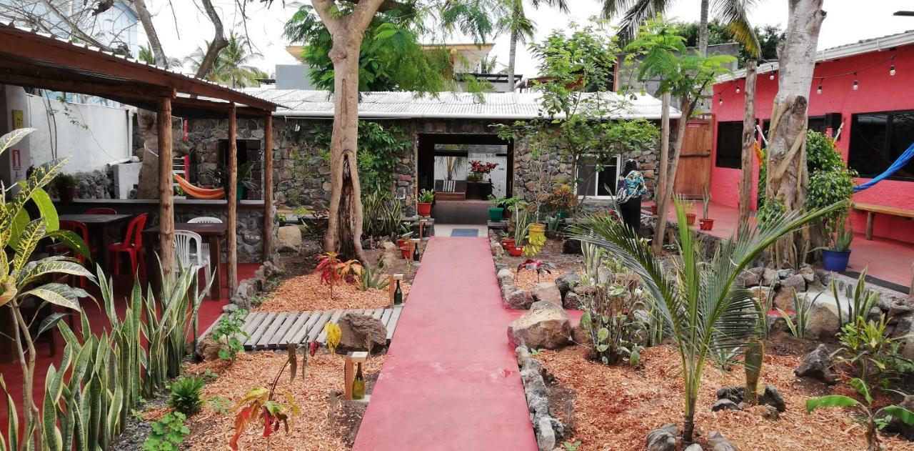Galapagos Morning Glory Hostel Puerto Ayora  Ngoại thất bức ảnh